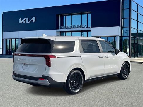 New 2026 Kia Carnival LXS image 6