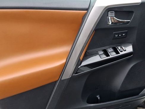 Used 2017 Toyota RAV4 Limited image 14