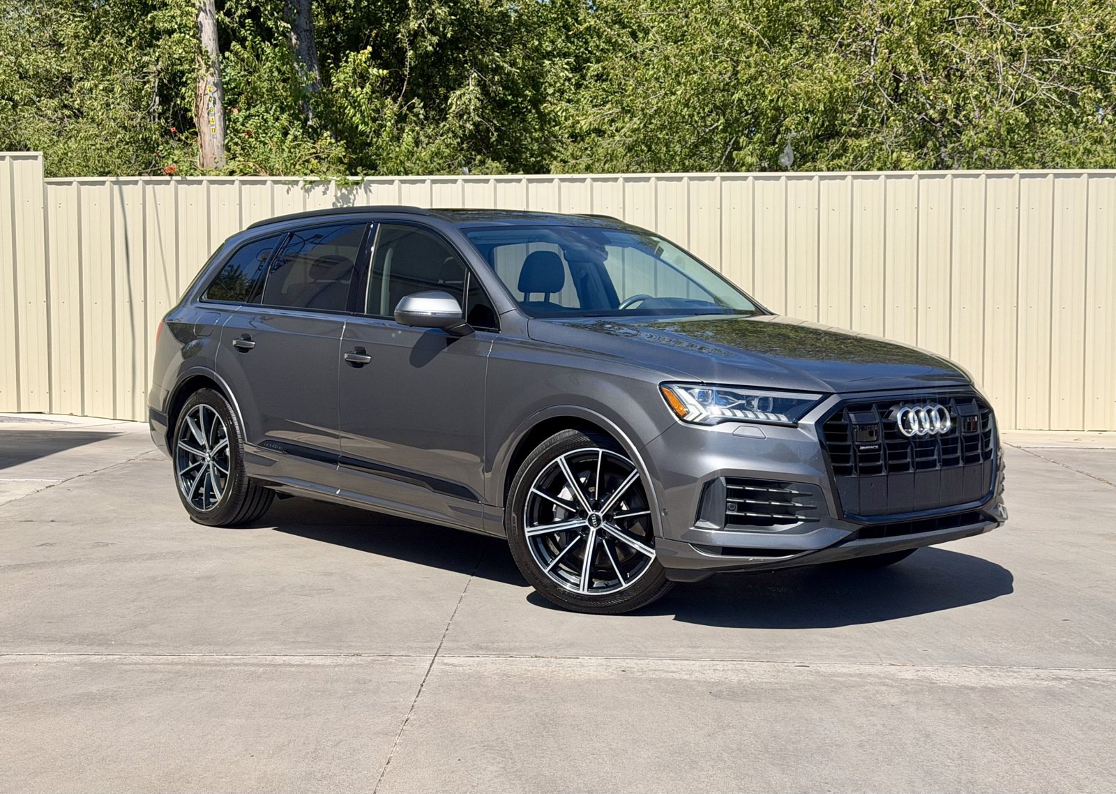 Used 2020 Audi Q7 3.0T Prestige AWD/4WD image 1