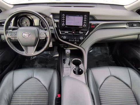 Used 2023 Toyota Camry SE image 14