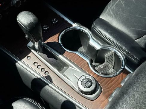 Used 2019 Nissan Pathfinder Platinum image 17