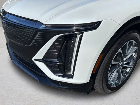 Certified 2024 Cadillac Lyriq Sport AWD/4WD image 8