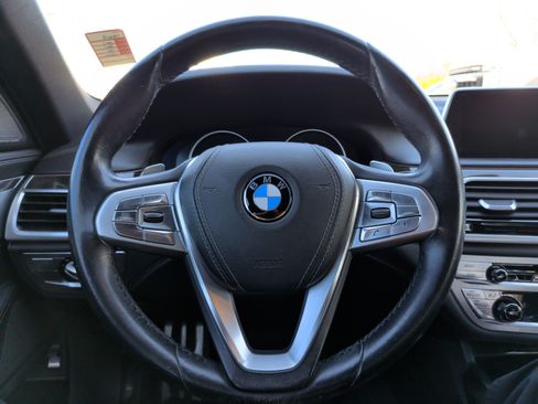 Used 2017 BMW 740i image 19