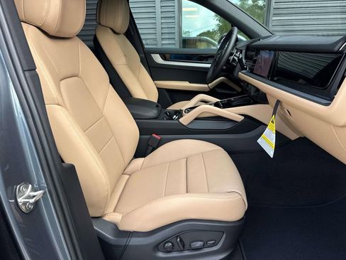 New 2026 Porsche Cayenne AWD/4WD image 16