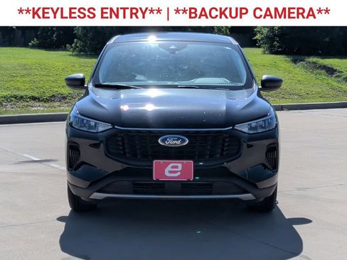 Used 2025 Ford Escape Active FWD image 2