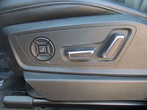 Used 2024 Audi Q8 e-tron Prestige image 18