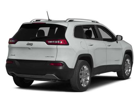 Used 2014 Jeep Cherokee Latitude FWD image 2