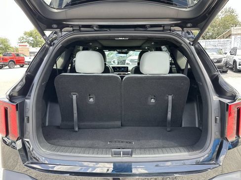 Certified 2025 Kia Sorento SX Prestige w/ Sage Leather Package AWD/4WD image 12
