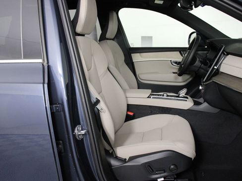 New 2026 Volvo XC90 T8 Plus w/ Protection Package Premier AWD/4WD image 10