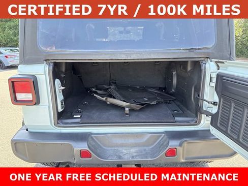 Used 2023 Jeep Wrangler Unlimited Sahara AWD/4WD image 12