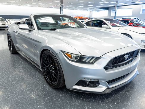 Used 2015 Ford Mustang GT Premium RWD image 3