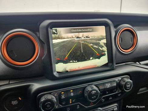 Used 2022 Jeep Gladiator Mojave w/ Cold Weather Group image 35