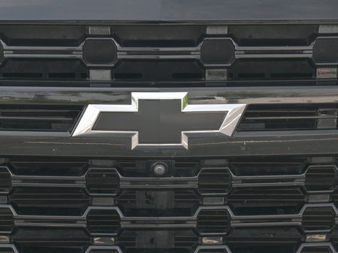 Used 2023 Chevrolet Tahoe Z71 w/ Z71 Off-Road Package AWD/4WD image 44