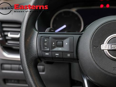 Used 2022 Nissan Rogue SV AWD/4WD image 16