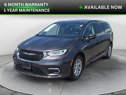 Used 2023 Chrysler Pacifica Touring-L