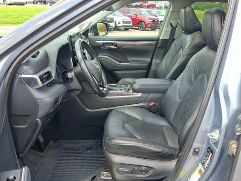 Used 2021 Toyota Highlander Platinum AWD/4WD image 11