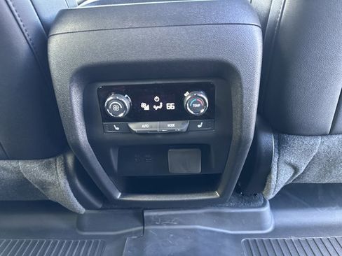 New 2026 Chevrolet Traverse RS w/ LPO, Floor Liner Package image 31