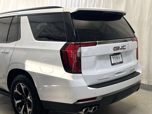 Used 2024 GMC Yukon XL Denali Ultimate AWD/4WD image 7
