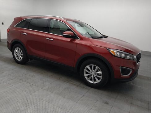 Used 2018 Kia Sorento FWD image 11