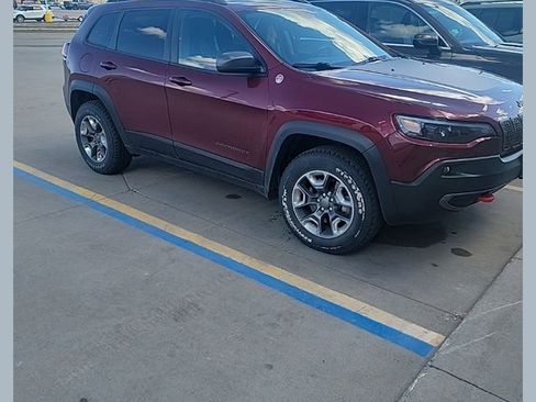 Used 2019 Jeep Cherokee Trailhawk w/ Cold Weather Group image 1