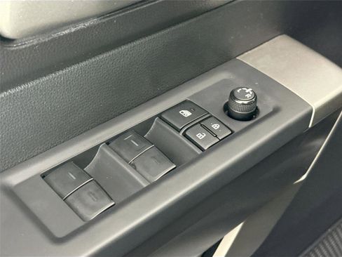 Used 2022 Toyota Tundra SR5 w/ Convenience Package image 28