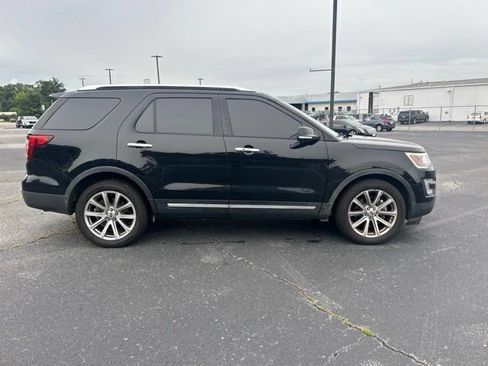 Used 2017 Ford Explorer Limited FWD image 5