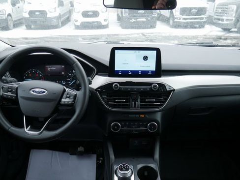 Used 2022 Ford Escape SE w/ Cold Weather Package image 5