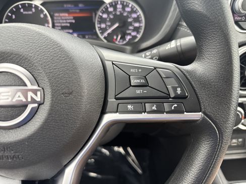 Used 2025 Nissan Sentra SV FWD image 12