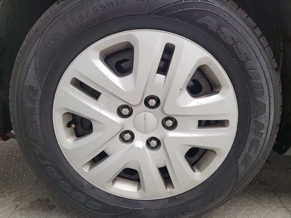 Used 2015 Dodge Grand Caravan American Value Package FWD image 31
