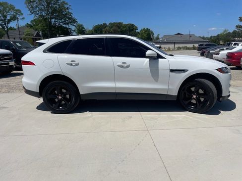 Used 2018 Jaguar F-PACE Premium image 10