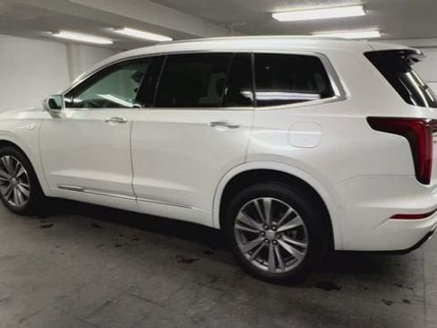 Certified 2020 Cadillac XT6 Premium Luxury FWD image 6