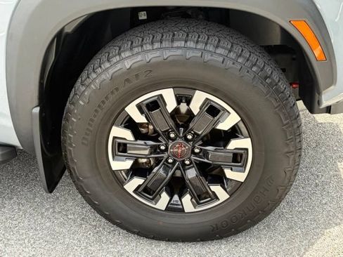Used 2024 Nissan Frontier PRO-4X w/ Technology Package AWD/4WD image 11
