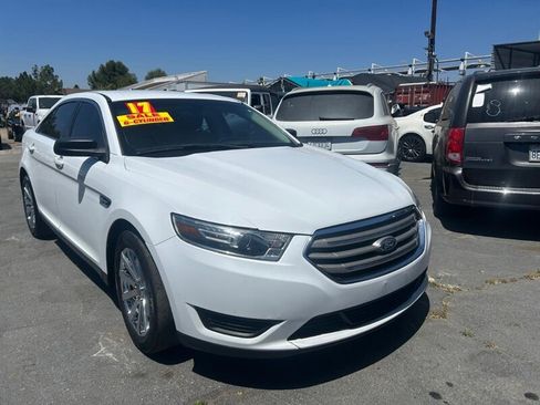 Used 2017 Ford Taurus SE FWD image 3