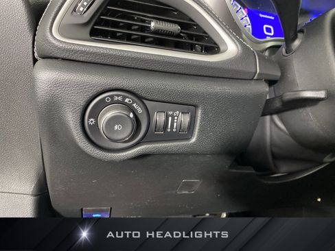 New 2026 Chrysler Pacifica Select FWD image 22