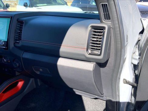 Used 2024 Nissan Frontier PRO-4X w/ Off-Road Protection Package image 18