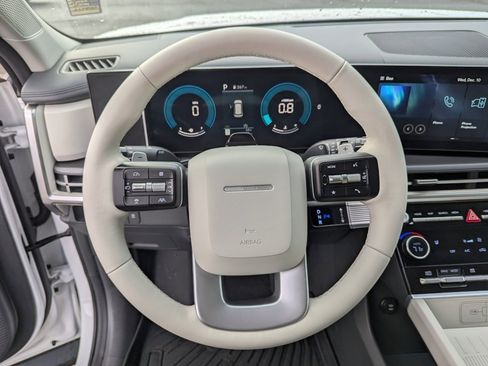 Used 2024 Hyundai Santa Fe SEL image 13