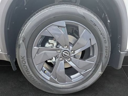 New 2026 Nissan Rogue SV AWD/4WD image 9