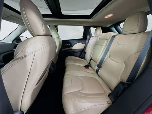 Used 2016 Jeep Cherokee Limited image 14