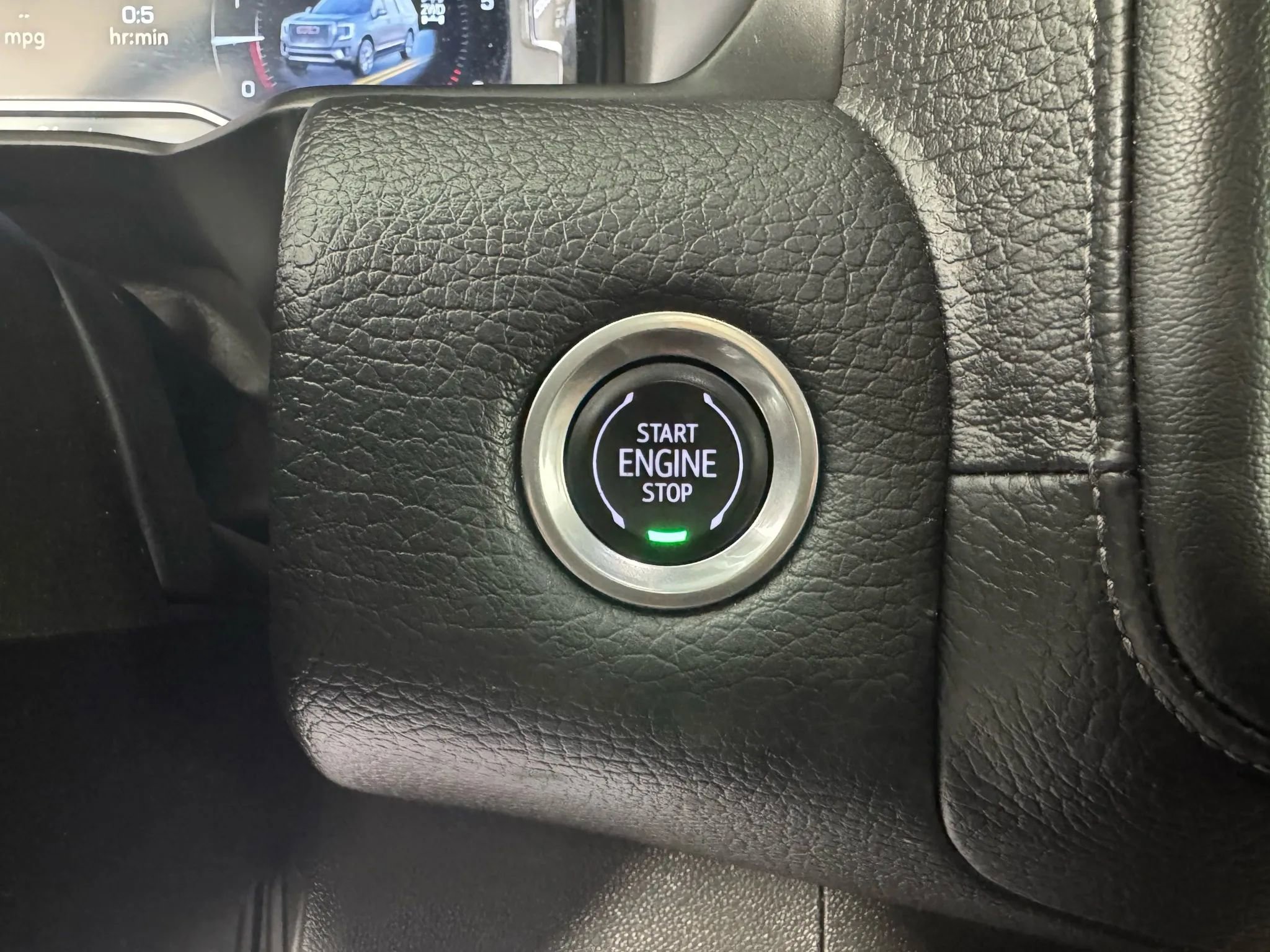 Used 2022 GMC Yukon Denali w/ Advanced Technology Package AWD/4WD image 22