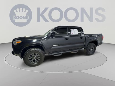 Used 2021 Toyota Tacoma SR5 RWD image 11
