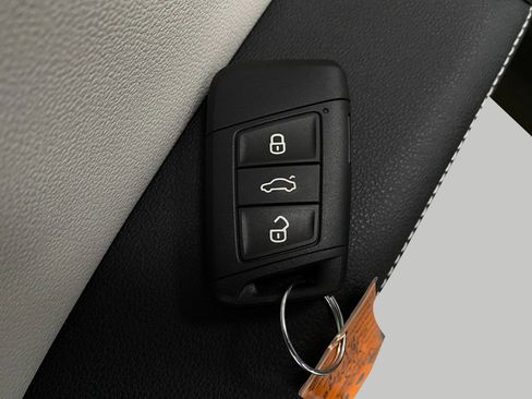 New 2025 Volkswagen Taos S image 28