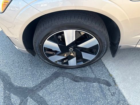 Certified 2025 Volvo XC60 T8 Plus w/ Protection Package Premier AWD/4WD image 11