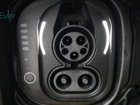 Used 2025 FIAT 500 e FWD image 10
