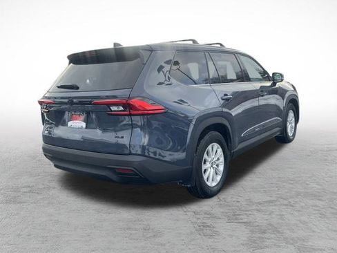 Certified 2024 Toyota Grand Highlander XLE image 7