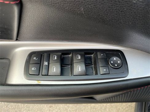 Used 2015 Dodge Journey R/T w/ Flexible Seating Group image 28