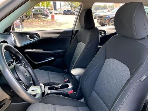 Used 2020 Kia Soul S image 8