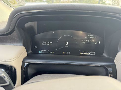 Used 2022 Lincoln Nautilus Reserve w/ Equipment Group 201A image 9