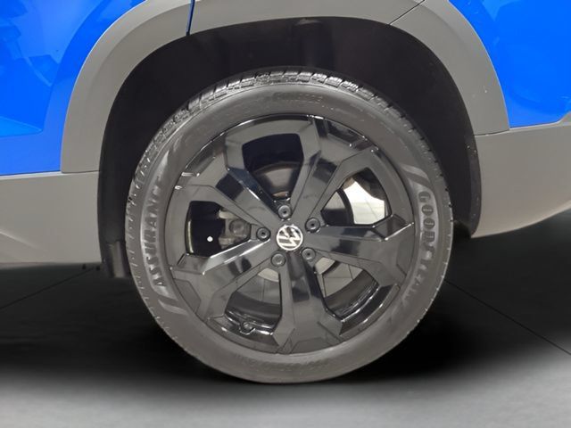 Certified 2025 Volkswagen Taos SE AWD/4WD image 22