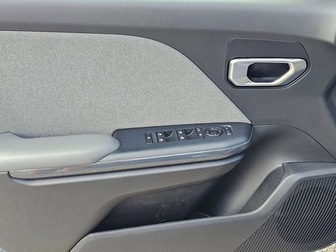 New 2025 Kia K4 EX image 15