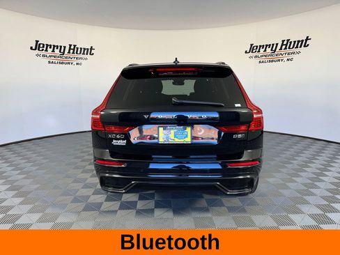 Used 2024 Volvo XC60 B5 Core image 7